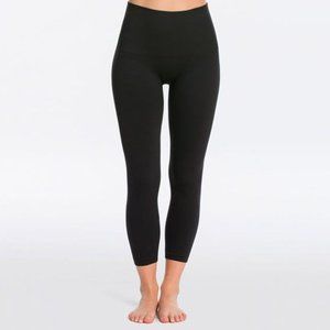 SPANX Cropped Essential Compression Leggings Black